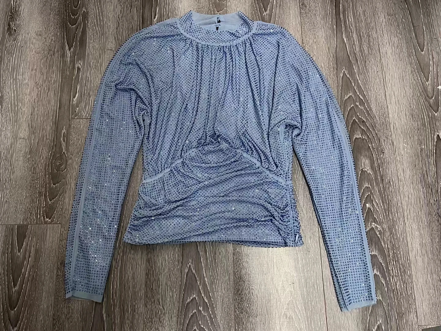 Рисунок 3 - Женская модная рубашка с высоким