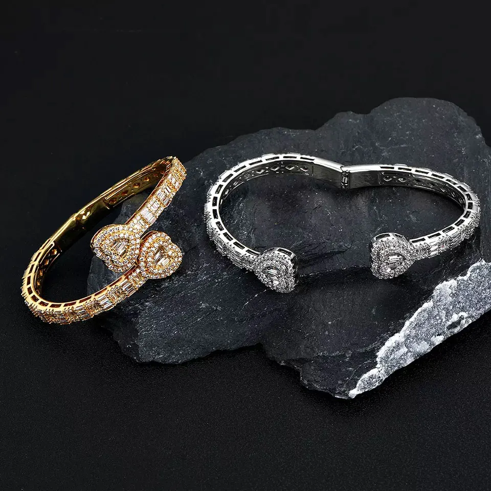Hip Hop Iced Out Heart Bracelet Gold Silver Plated Setting Square Diamonds Heart Cuff Bracelet