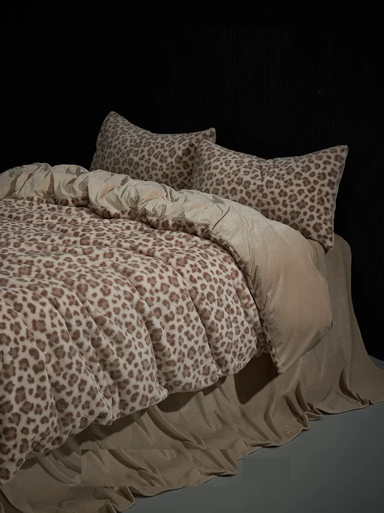 Leopard Plush Winter Bedding Set 2