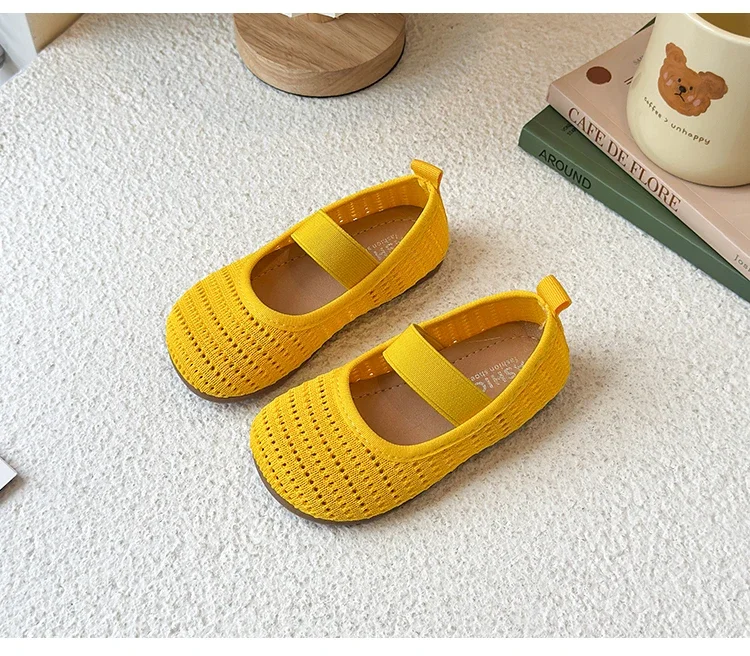 2025 الفتيات حذاء مسطح الانزلاق على لينة وحيد الاطفال نسج الأحذية تنفس جوفاء التدريجي الصيف جديد الأطفال حذاء كاجوال بلون