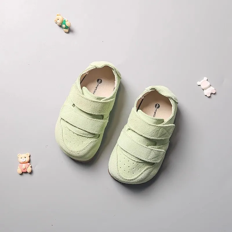 소년과 소녀 캐주얼 솔리드 컬러 운동화 봄과 가을 부드러운 PU AAnti-slip 높은 뜨거운 판매 2025 를위한 새로운 패션