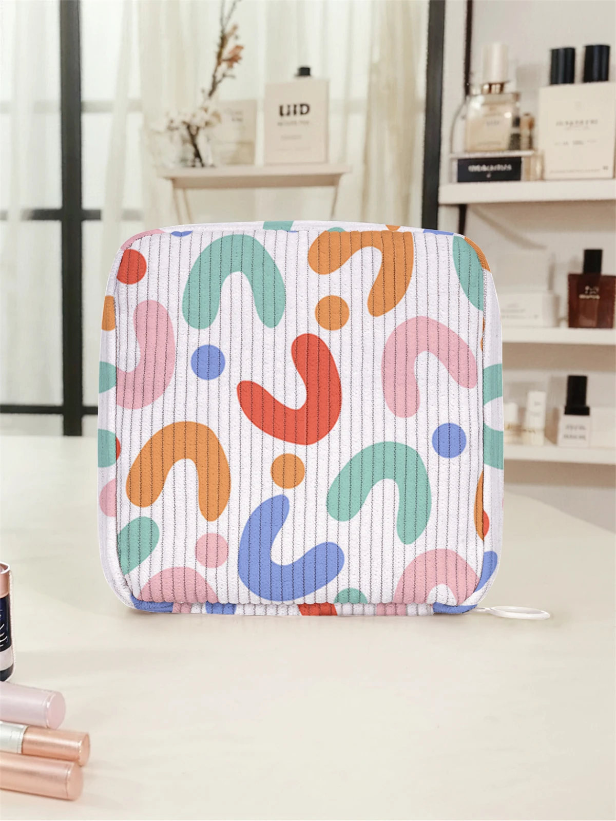 Cartoon printed sanitary napkin storage bag, women's lightweight tissue bag, sanitary tissue bag