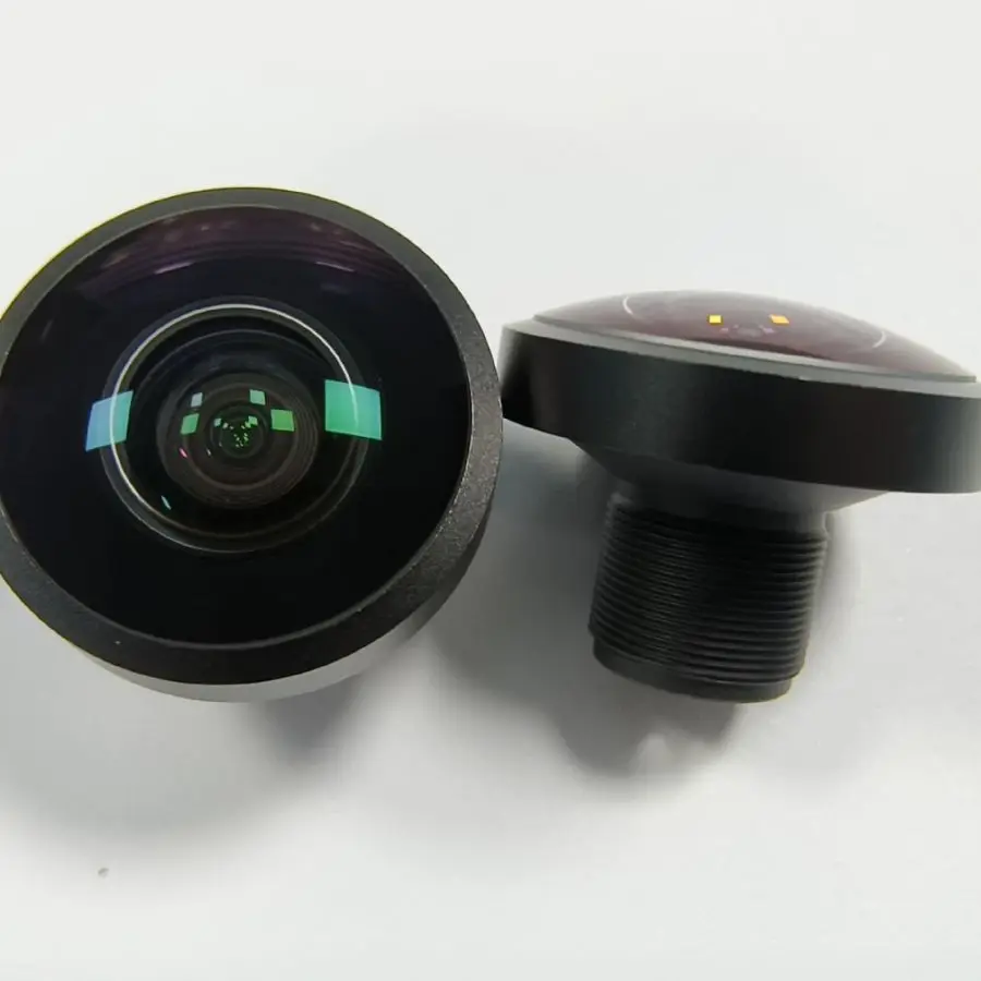 L'objectif M12 2.1mm 12MP 4K démonté, avec le filtre IR optionnel à côté
