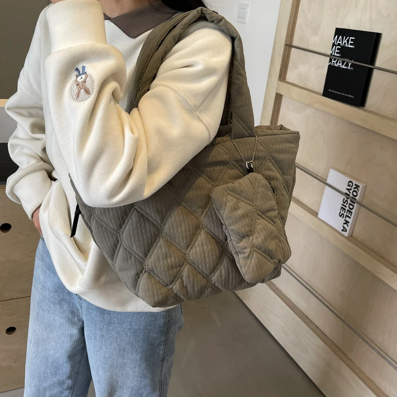 Women Soft Quilted Shoulder Bag Large Capacity Travel Padded Top-Handle Bag Diamond Grid Puffer Tote Bag Space Cotton Handbag