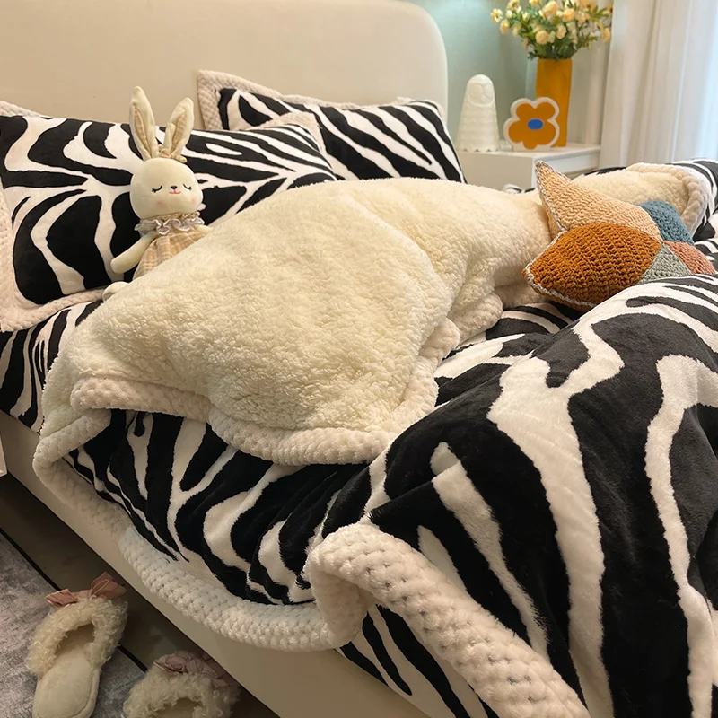 

Milk Fiber Lambswool Velvet Four-Piece Set Winter Winter Coral Fleece Thickened Double-Sided Fleece Flannel Duvet Cover Bed