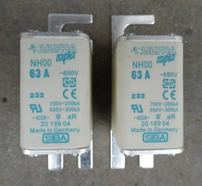 

Fuses: NH00 63A 690V 2018904 / NH00 160A 690V 2018904 / NH00 200A 690V 2018904 / NH00 250A 690V 2018904 aR