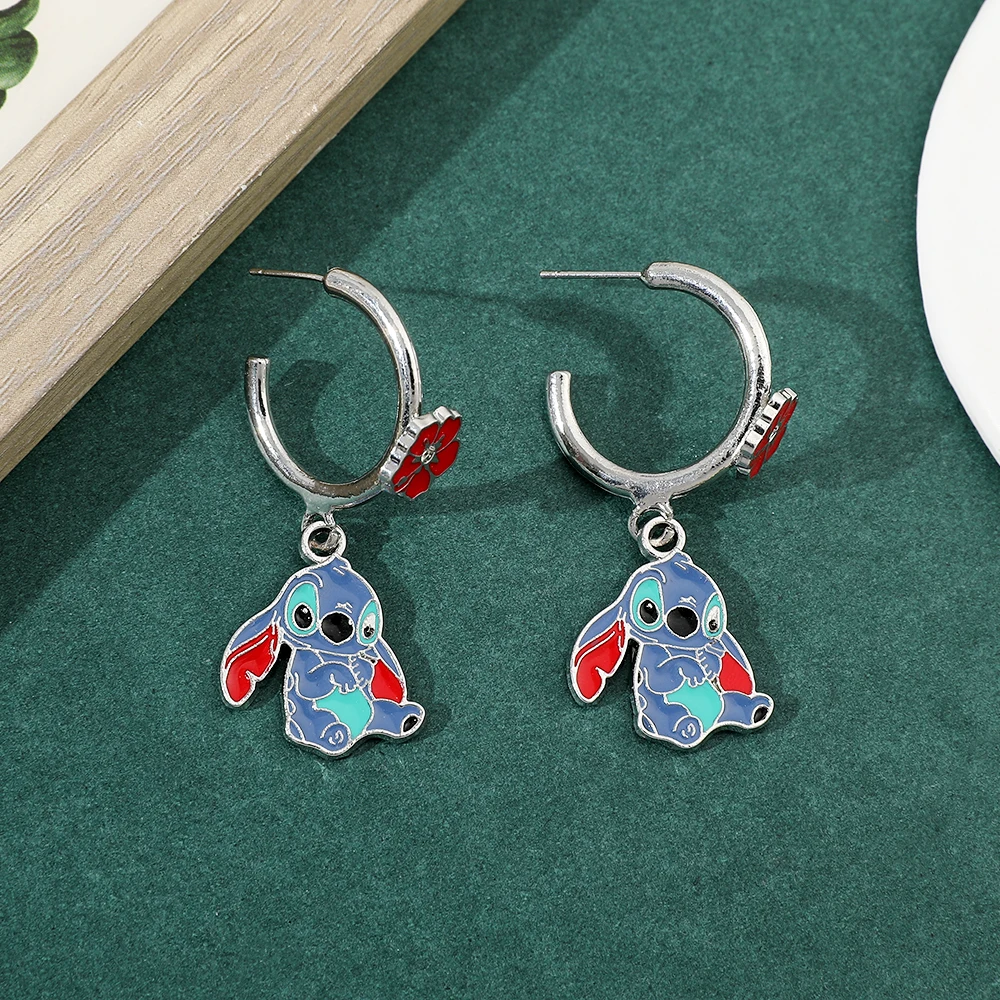 Pendientes creativos de Disney Lilo & Stitch para mujer, accesorios de  joyería de Anime, pendientes de tuerca de dibujos animados, regalos de  cumpleaños para niñas y niños - AliExpress