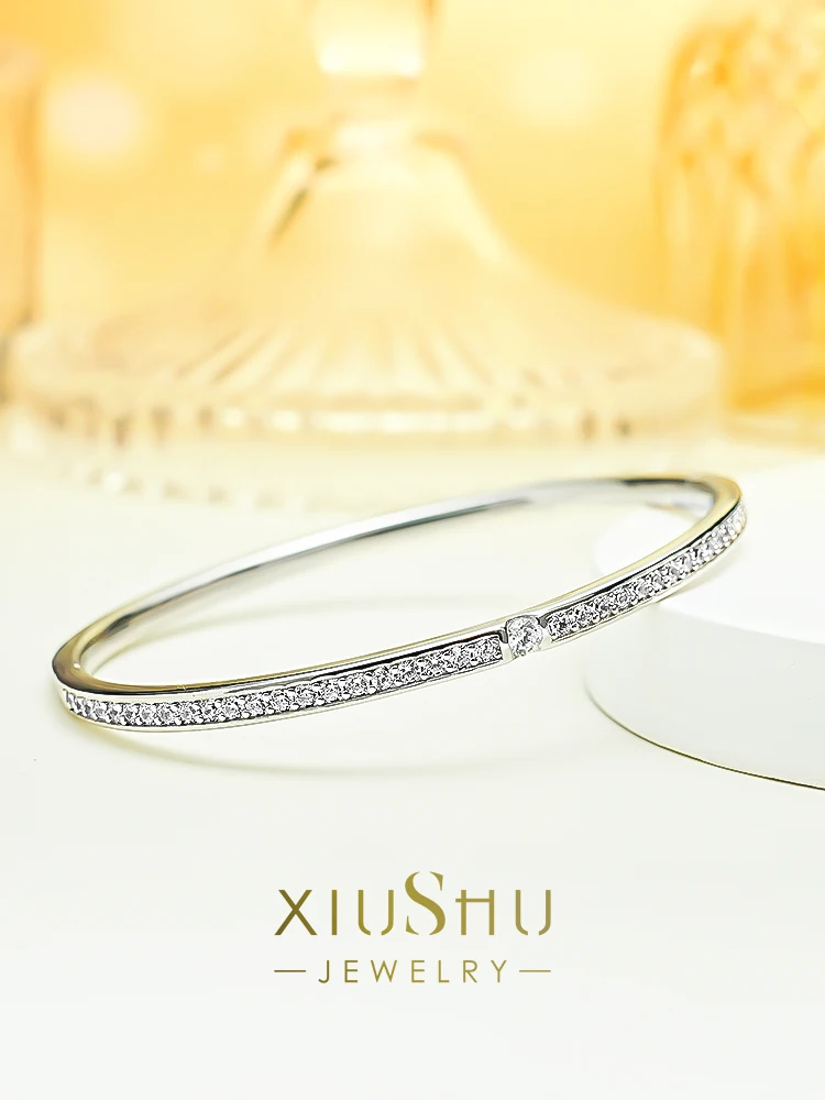 

Fashionable and Luxury Instagram Style 925 Sterling Silver Bracelet Set with High Carbon Diamonds for Simple Wedding Jewelry