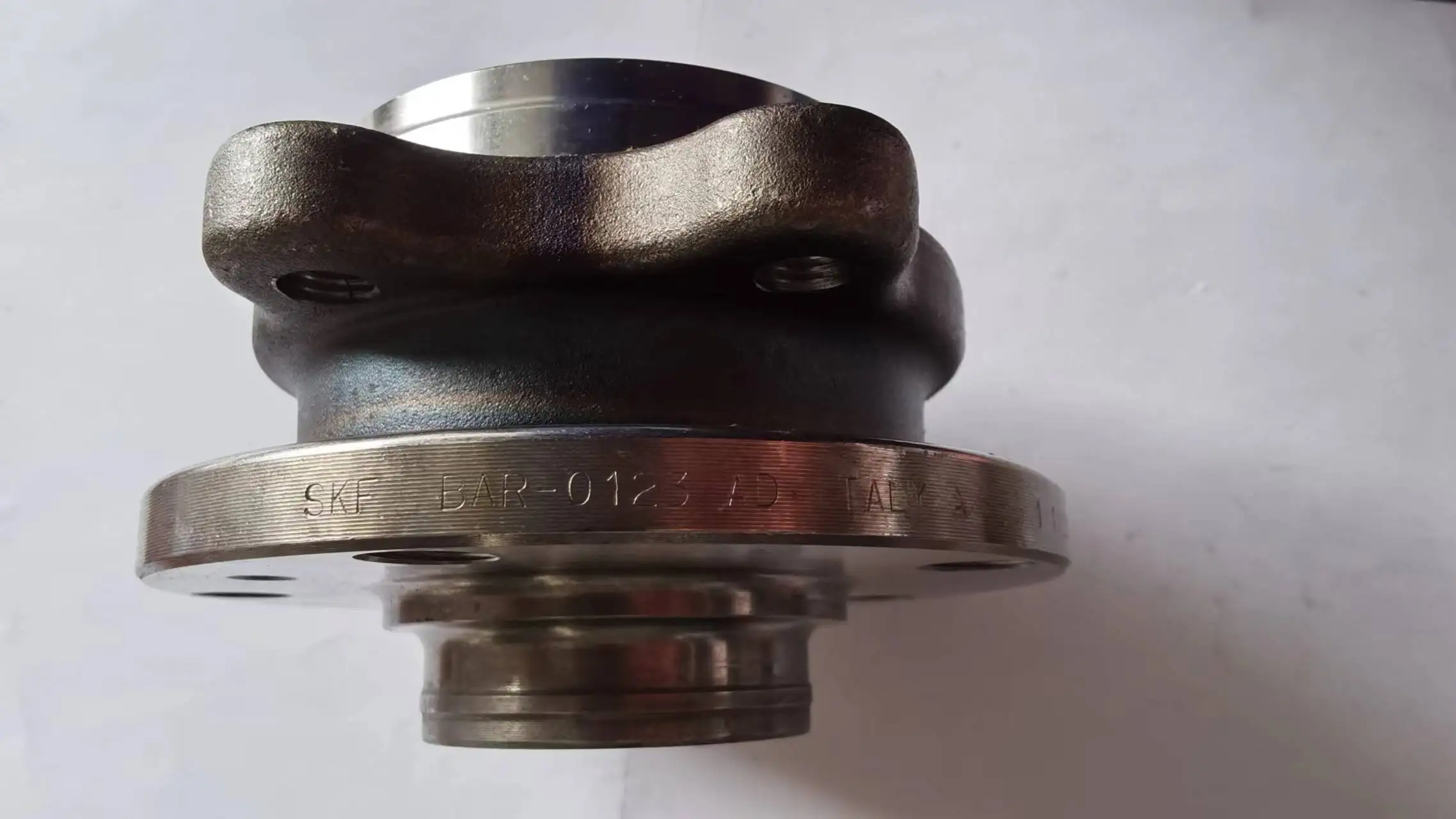 

BENTELY FRONT HUB SKF OEM