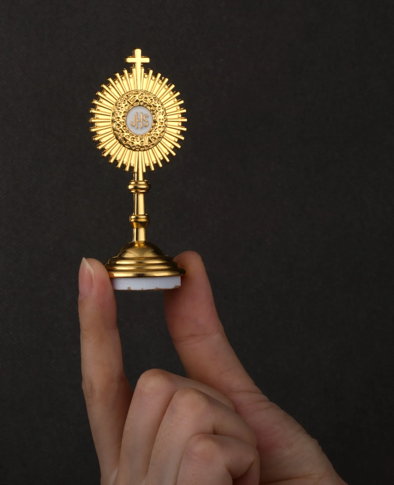 Enamel Cross Medal Crafts Stand Decoration First Communion Chalice Jesus Grail Christian Church Ornament Desk Display