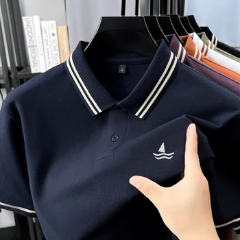 Polo estiva da uomo 100% cotone con ricamo a barca a vela, confortevole, traspirante, casual elegante, a maniche corte, con risvolto e righe.