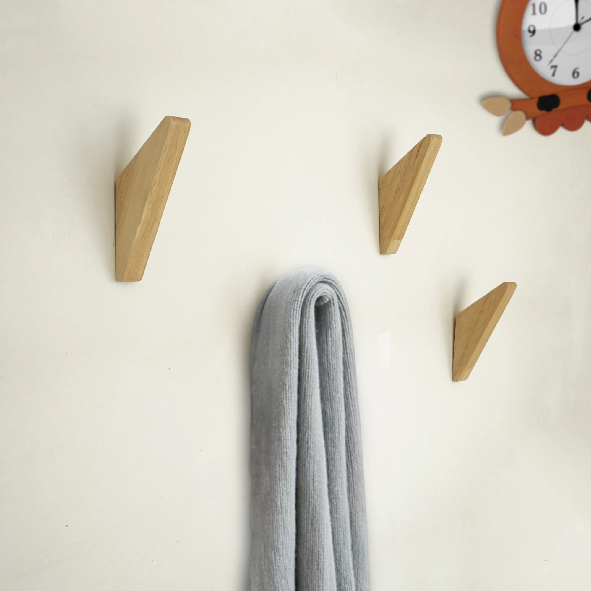 MFYS Triangle Wall Mounted Robe Hooks Natural Wood Hanger Coat Hook