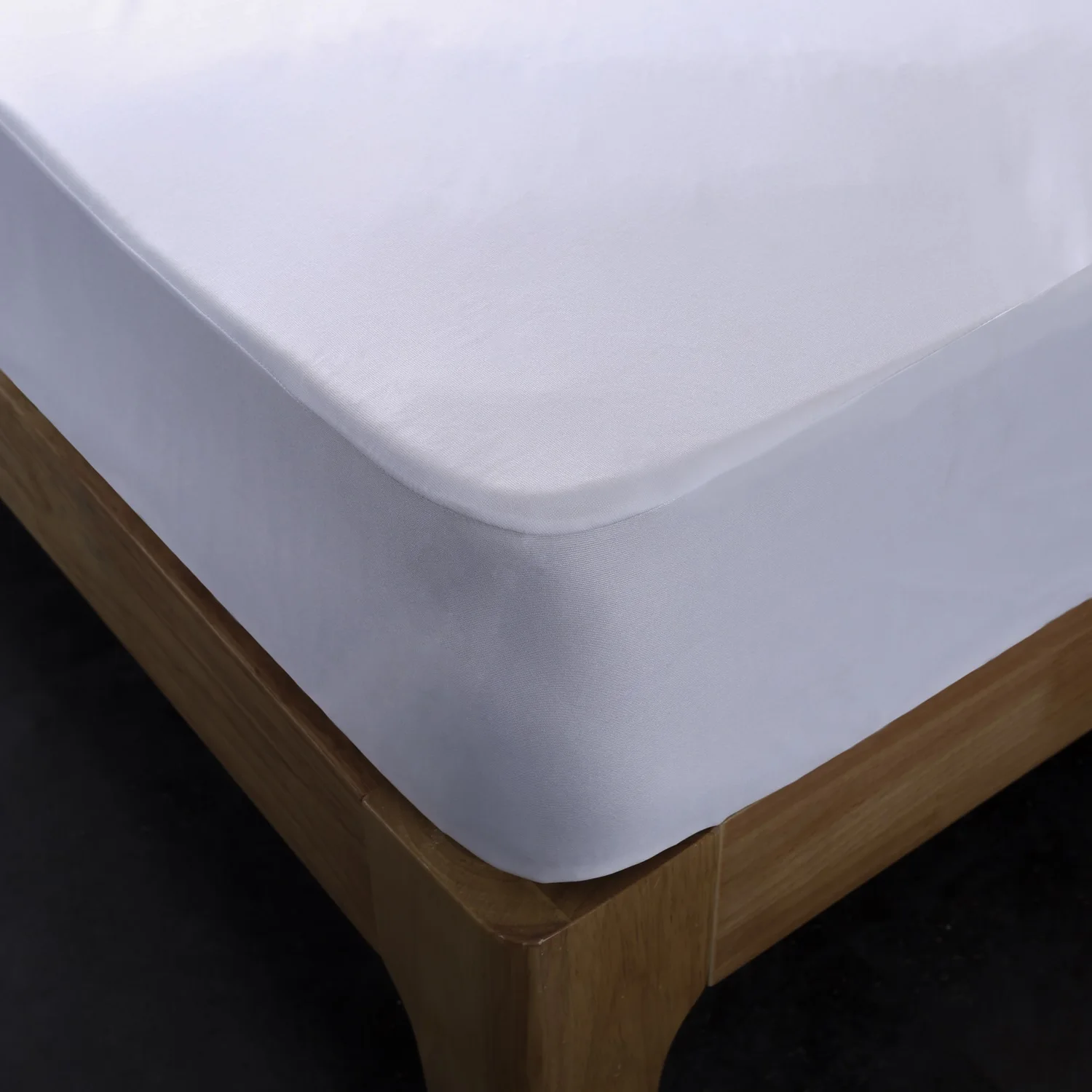 Smooth Waterproof Mattress Protector - Anti-Mite & Washable Fitted Sheet
