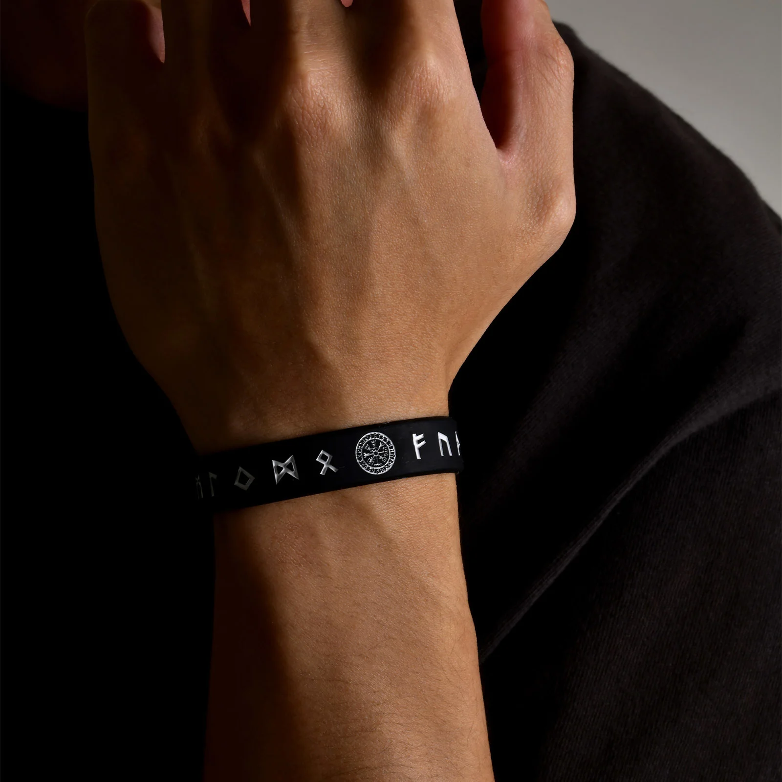 Gioielli vichinghi Bracciale da uomo in silicone – 5 pezzi nero