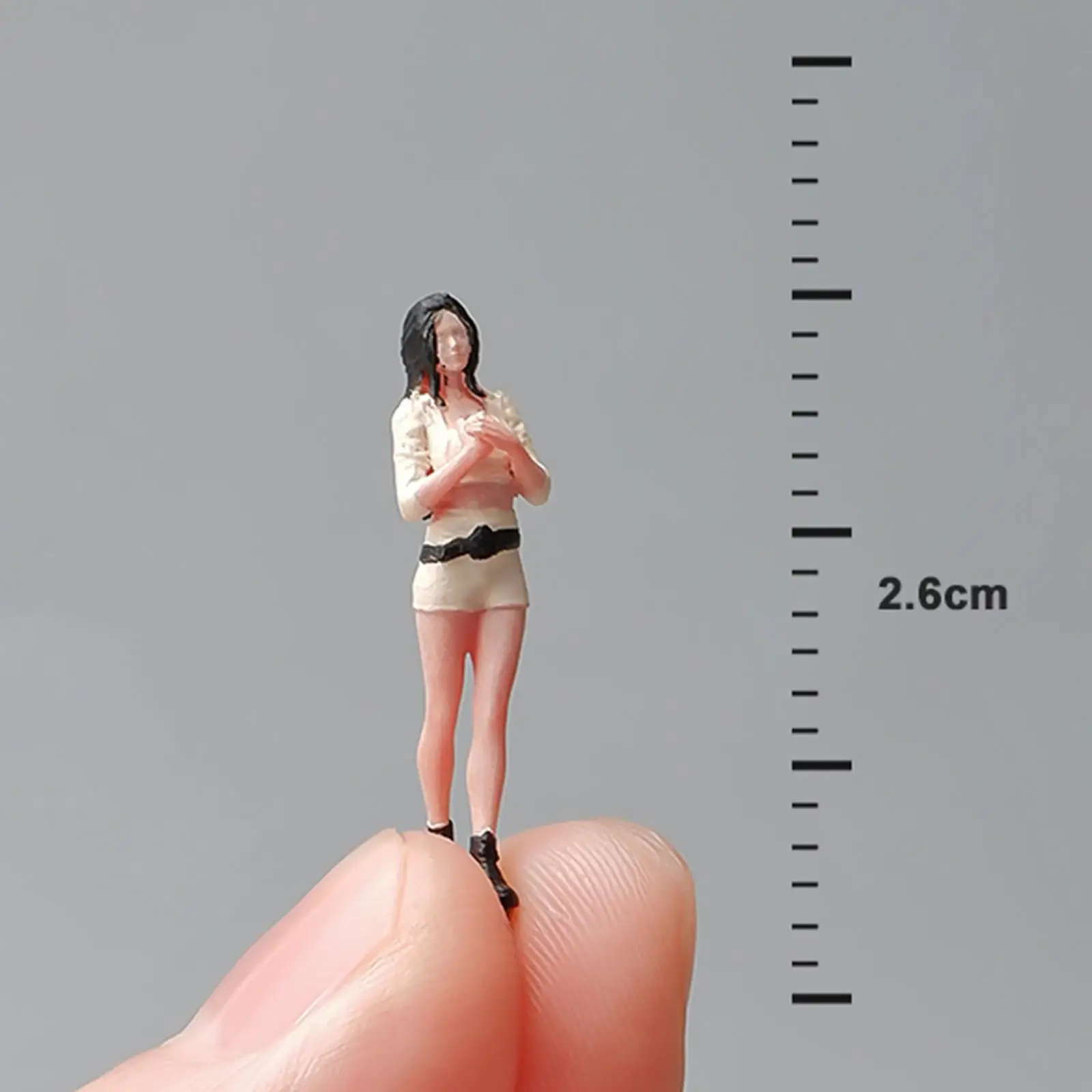 1/64 Long Hair Girl Figure Model S Gauge Desktop Ornament Sand Table Layout Decoration Movie Props Diorama Scenery Decor