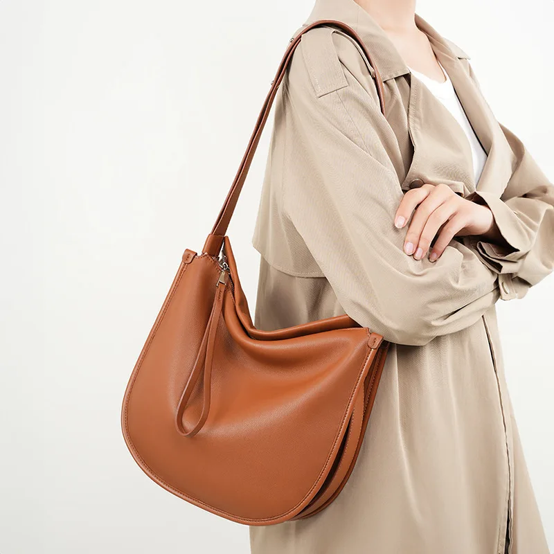 

new minimalist and comfortable soft leather tote bag, cowhide commuting large capacity single shoulder crossbody