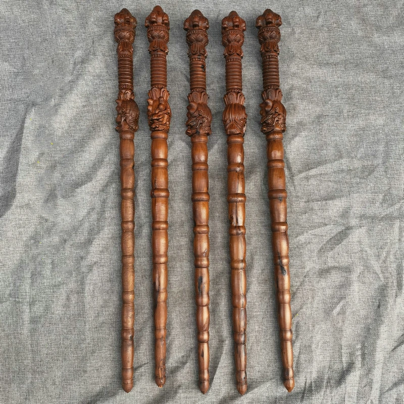 

Taoist supplies, wood beating God whip, dragon head style, Jiang Taigong holding whip,Taoist town altar magic instrument