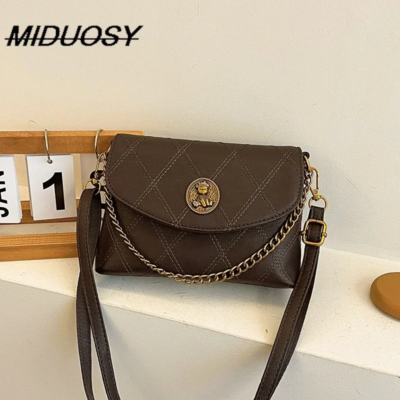 

2023 New Chain High Sense Diamond Small Bag Commuter's All-Matching French Minority Stylish Bag Women's Messenger Bag