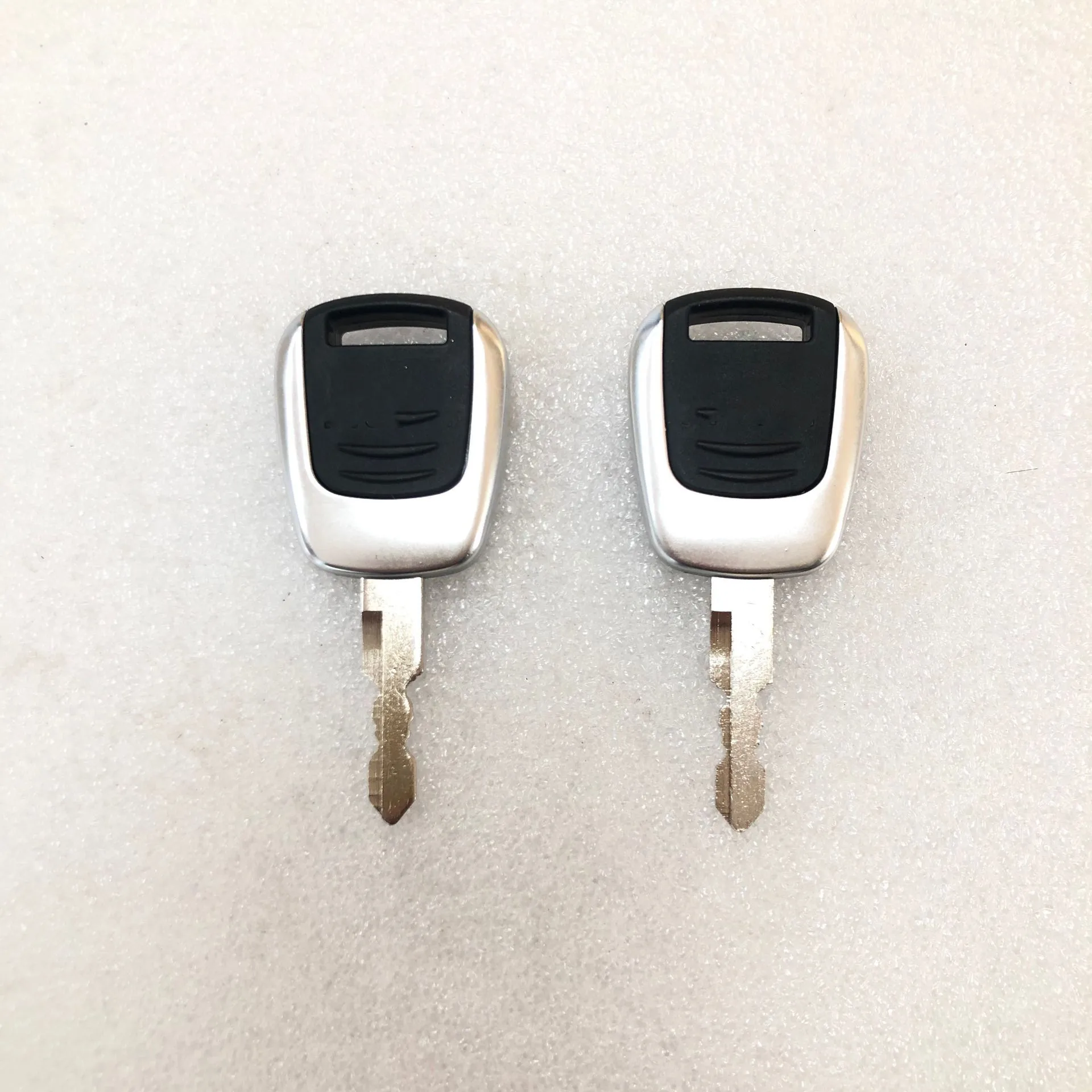 2PCS R9 Key R9 Ignition Key OE 21Q400090 for Hyundai Excavator