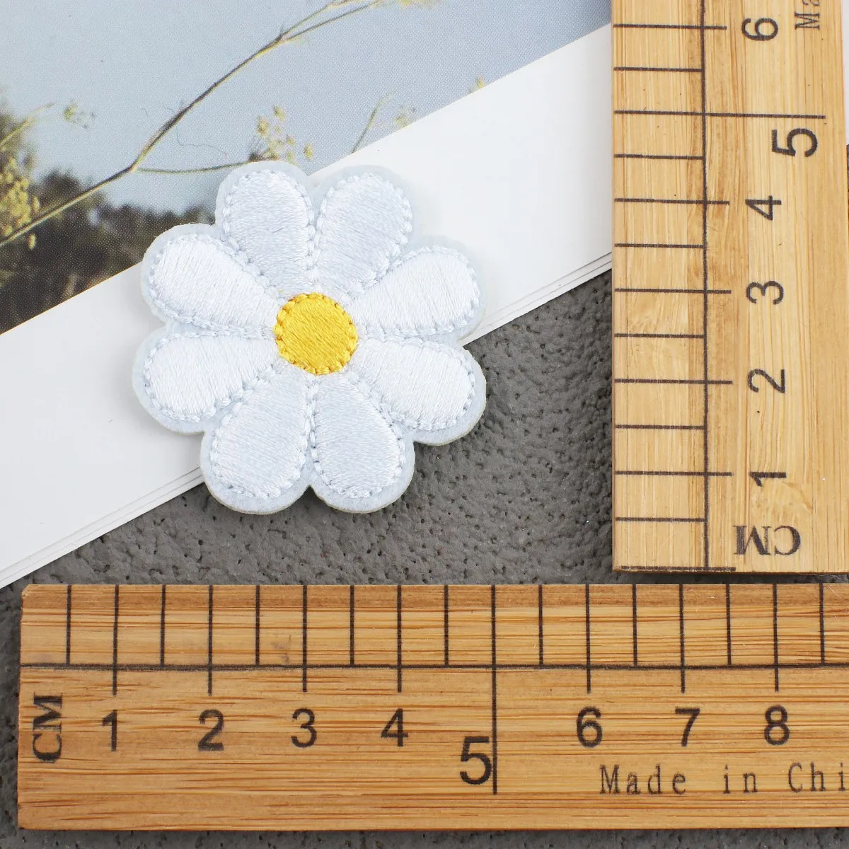 12pcs 4cmWhite Daisy