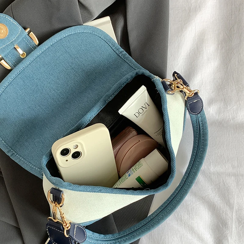 retro women’s messenger bag