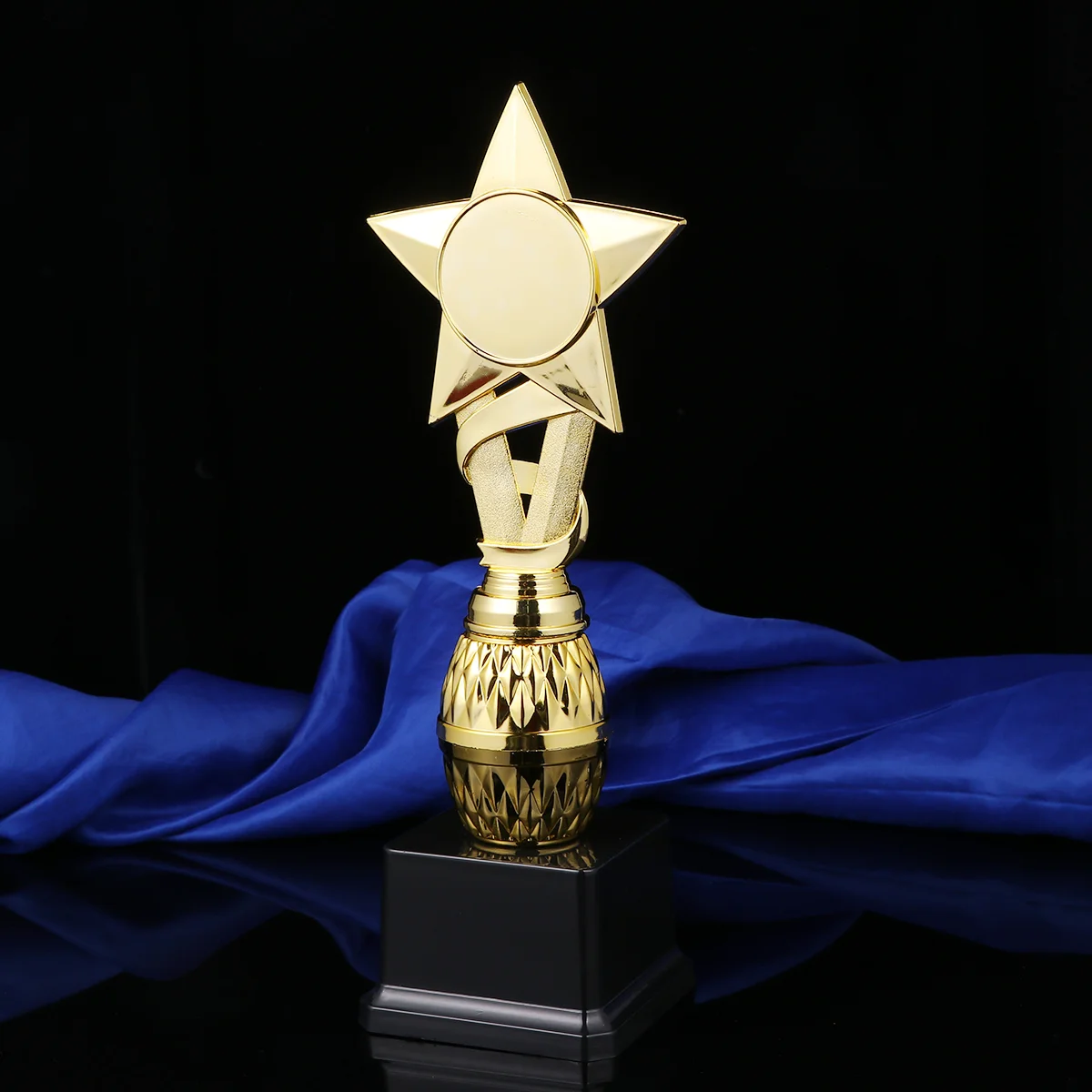 

20/29/25cm Golden Award Trophy Plastic Reward Prizes Trophy Medals For Reward Competition Cups Kindergarten Kids Gift Trophies