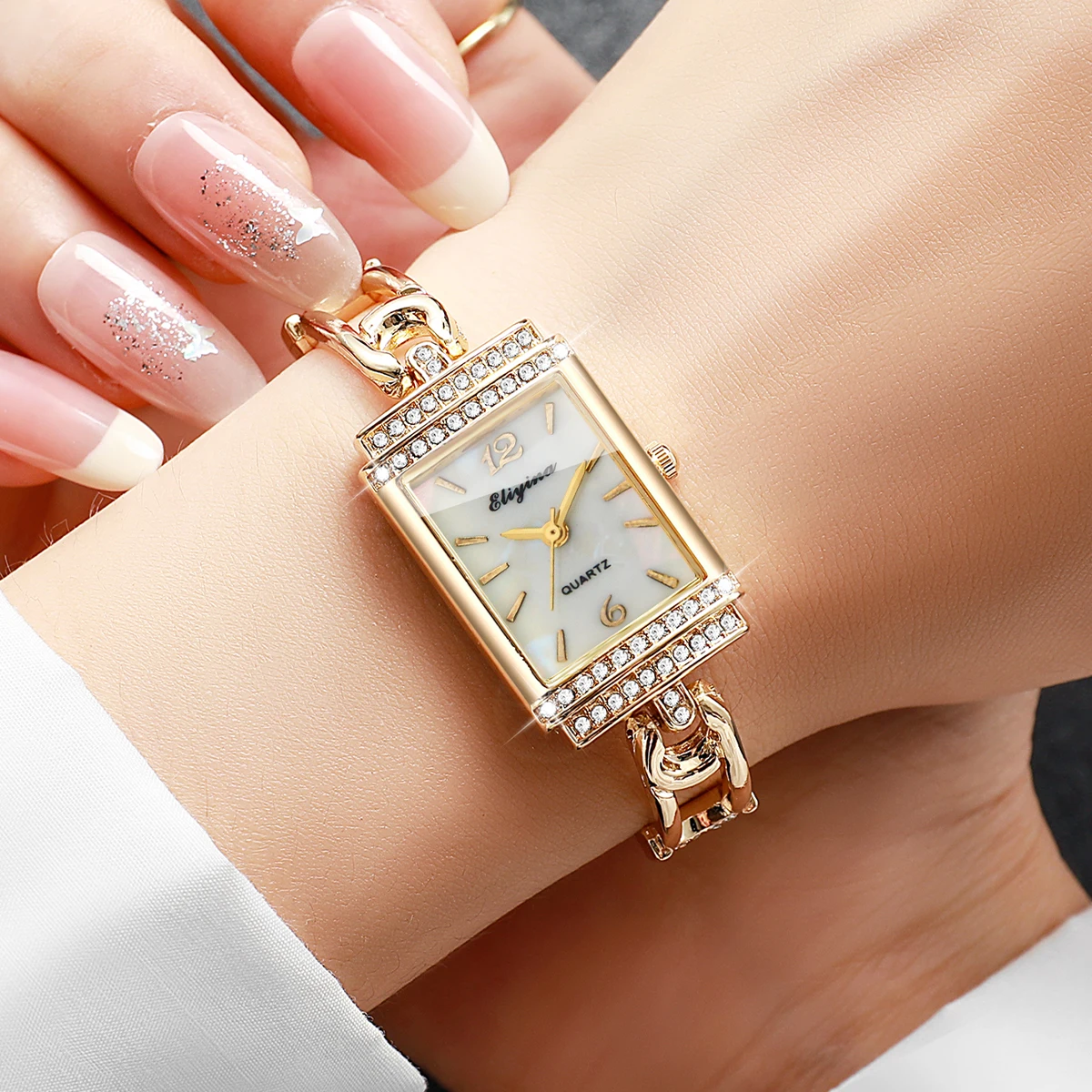 1/4pcs Women's Gift Watch Trendy Simple Square Scale Dial Elegant Ins Style Casual Quartz Watch (Box Not Included)