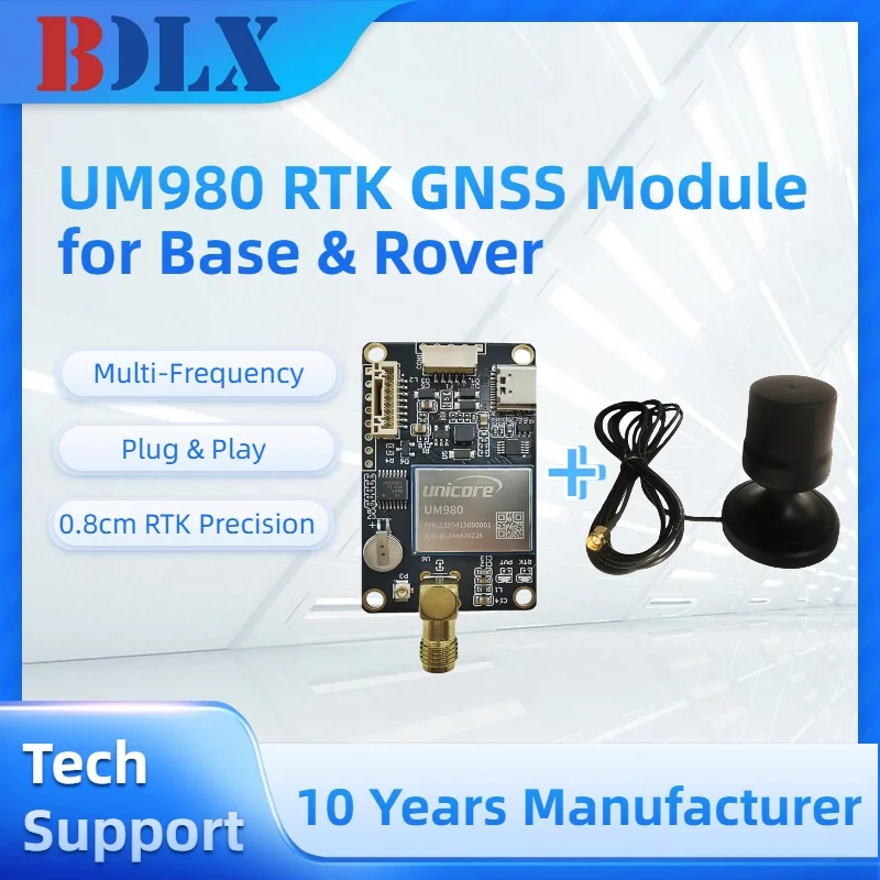 Module GPS UM980 RTK Haute Précision pour Relevé Topographique avec antenne et câbles sur fond blanc.