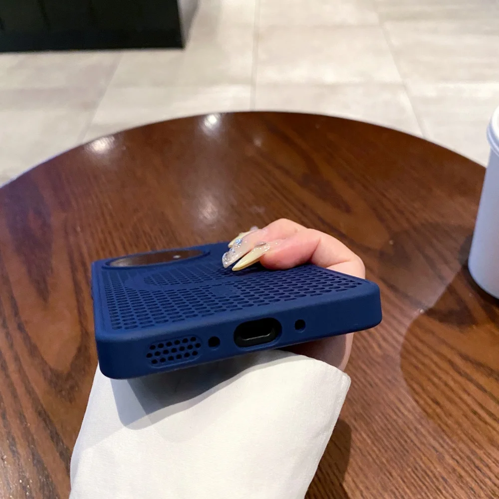 Luxury Heat Dissipation Mesh Magnetic Phone Case with Wireless Charging Honeycomb Cover