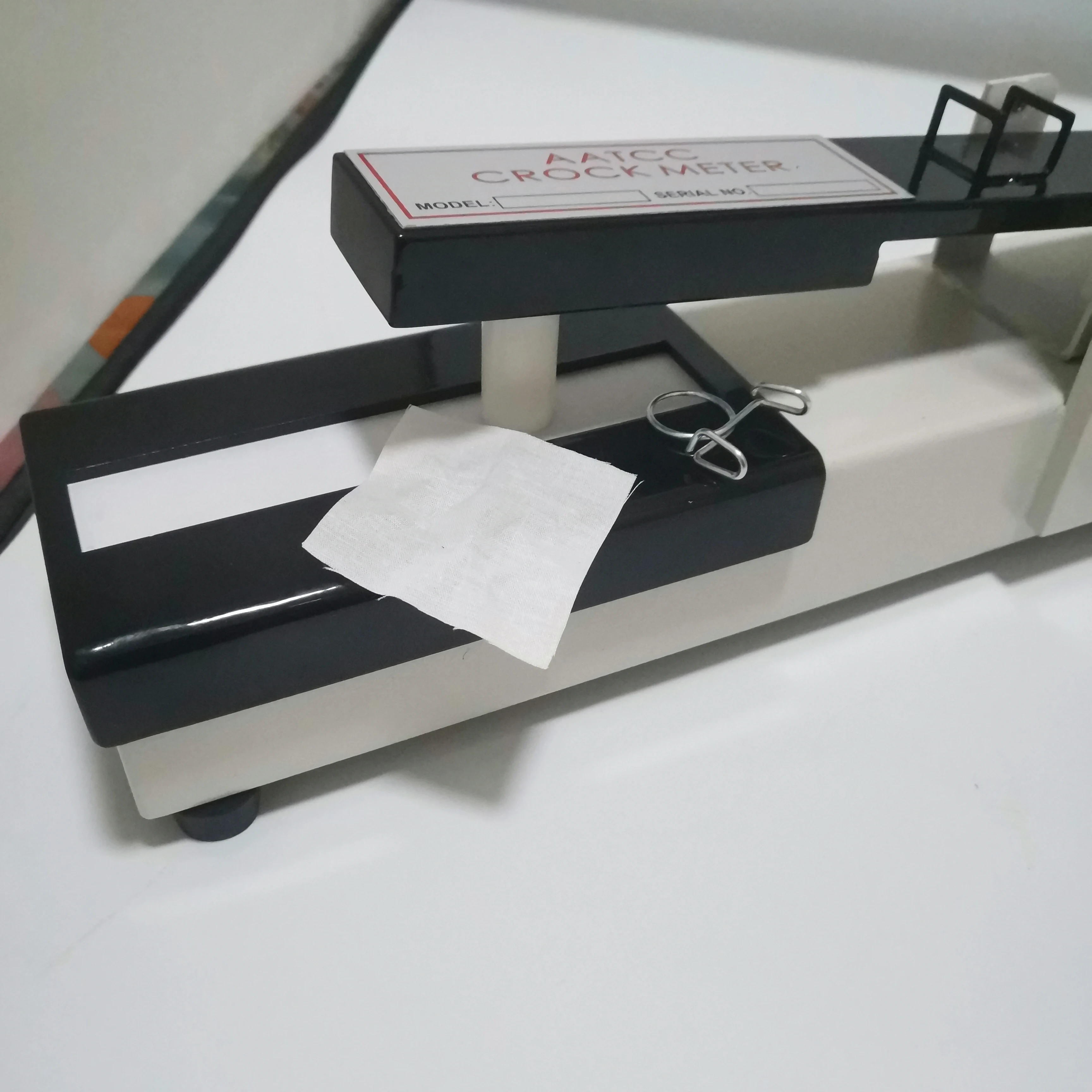 Manual Crockmeter Rubbing Fastness Tester | Dry & Wet Fabric Color Fastness Testing Machine detail image 3