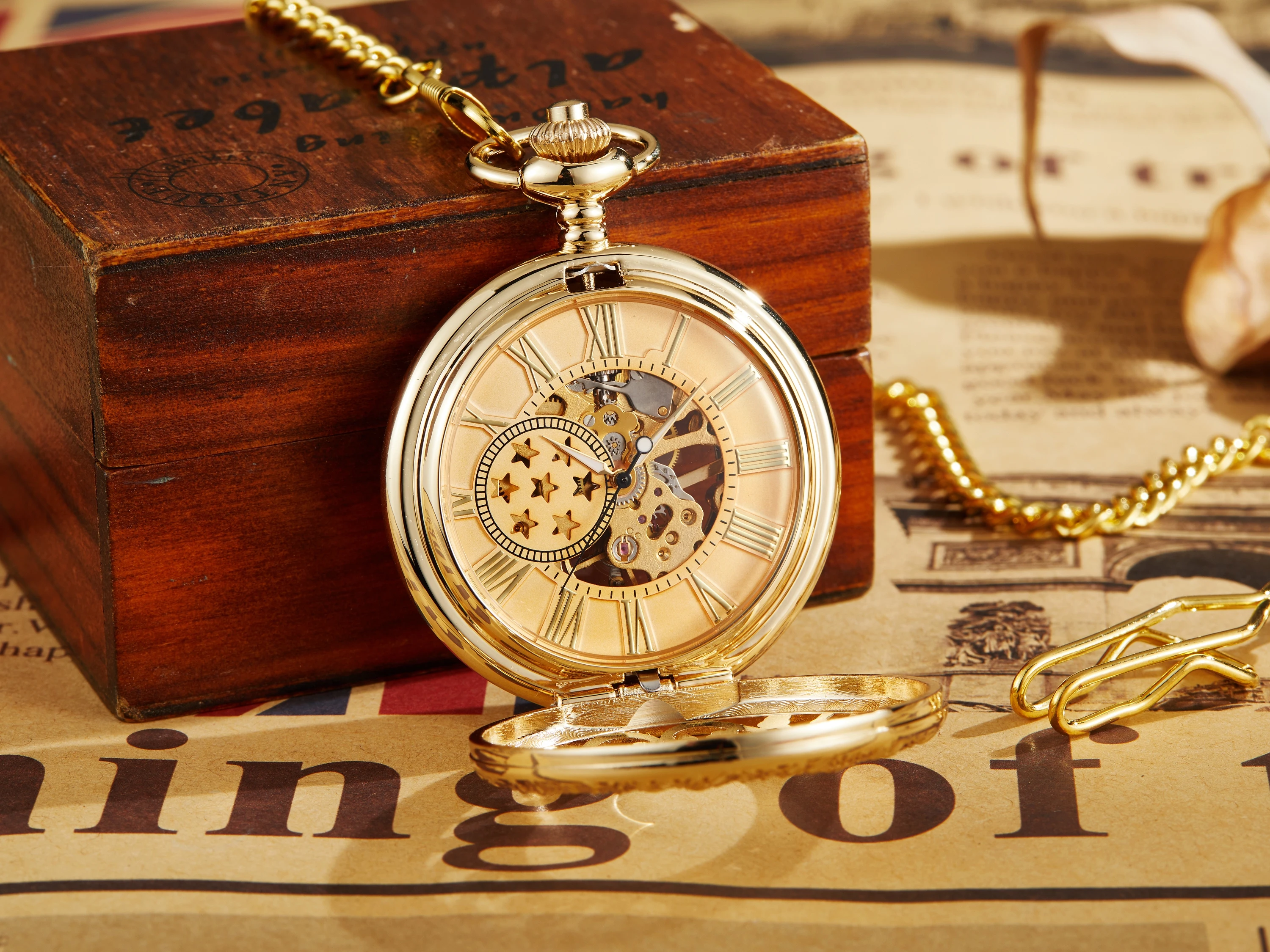 Luxury Star Mechanical Pocket Watch for Men Women Hollow Skeleton Gold Case Roman Numeral Dial Man Fob Chain Pendant Clock 2023