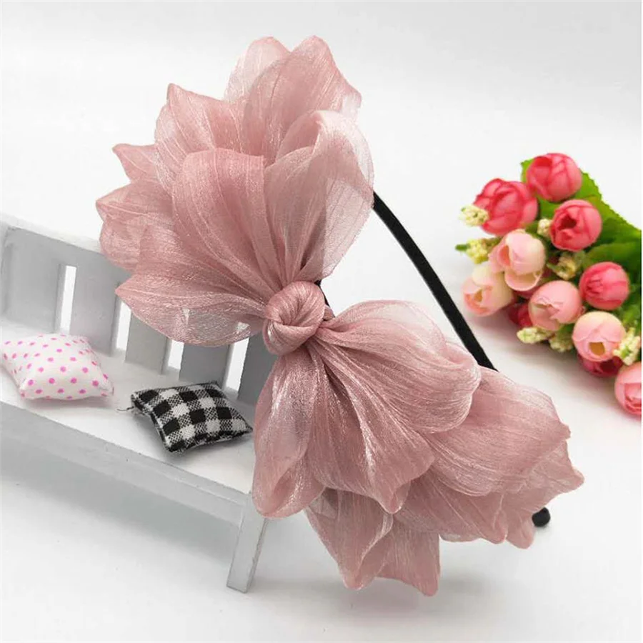 Aanbiddelijke Kanten Hoofdband Met De Grote Roze Bloem Van Tulle Met
