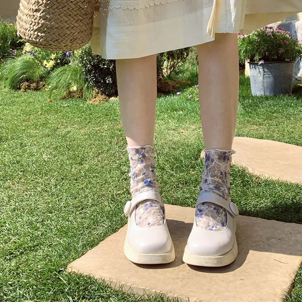 Рисунок 4 - Тонкие милые женские носки до середины