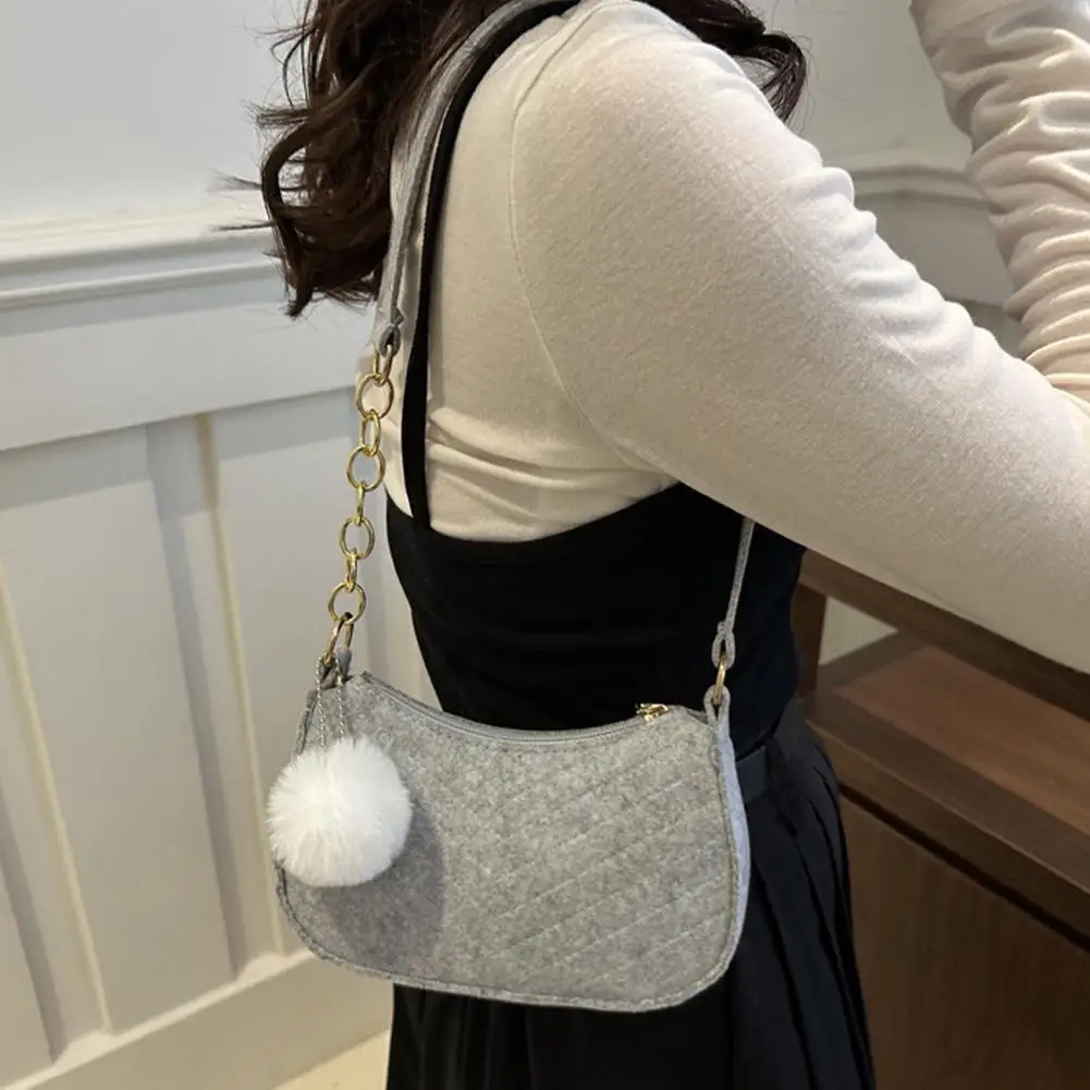 Einfarbige Pompon Filz Schultertasche Winter Neue Mode Unterarmtasche Kleine Quadratische Handtasche Niedliche Lässige Umhängetasche Mädchen Geschenk – Detail 15
