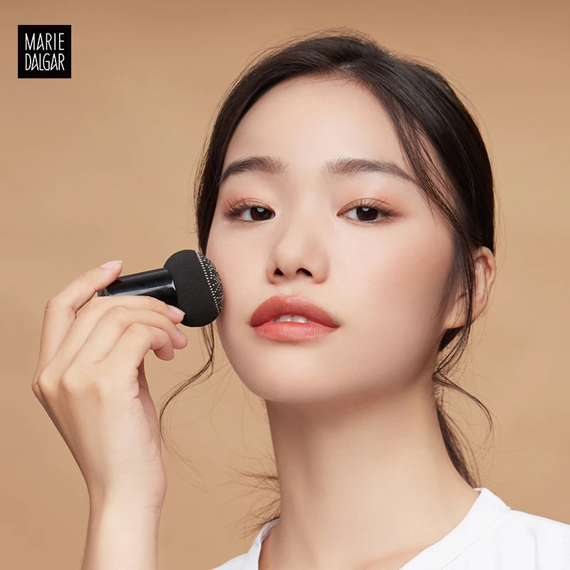 

YY Small Mushroom Liquid Foundation Oily Leather Concealer and Moisturizer Long-Lasting Dry Leather Air Cushion