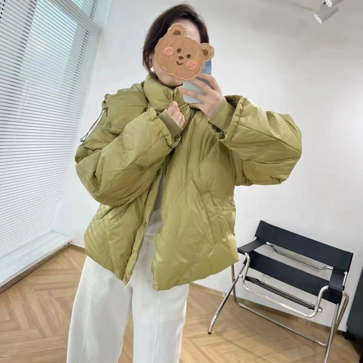 

2023 New Women Winter White Duck Down Coats Casual Female Puffer Jackets Hooded Thicken Short Single Breasted Parkas A39