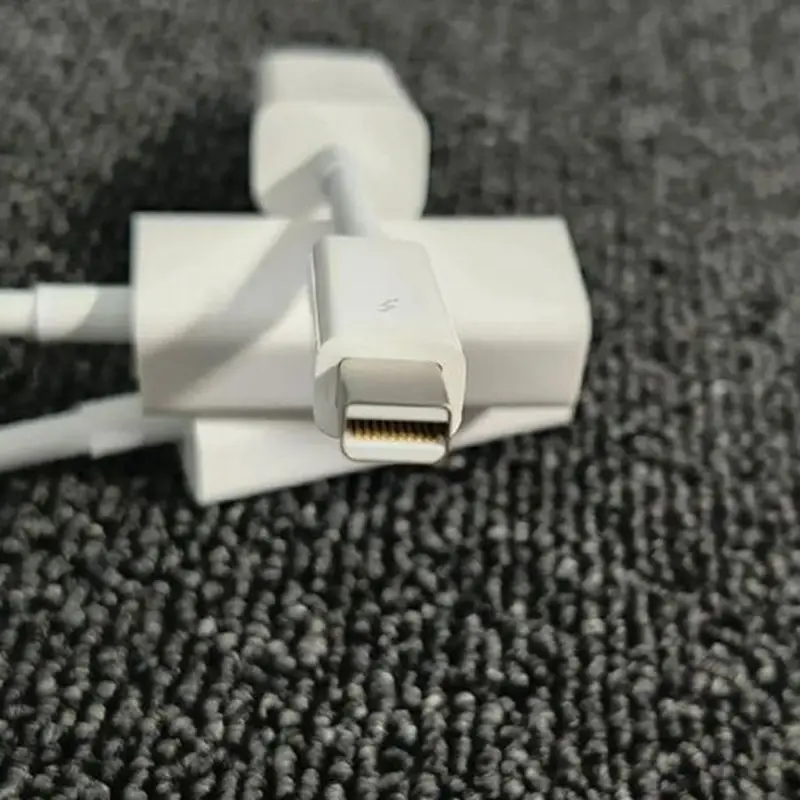 Apple純正 Thunderbolt to FireWire Adapter Genuine / Official Apple Thunderbolt to FireWire Adapter