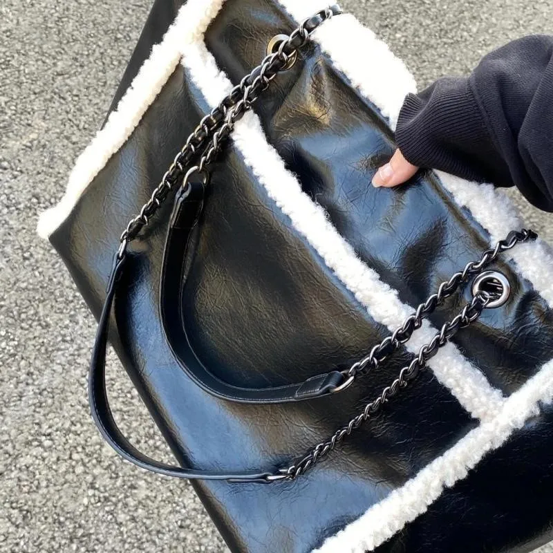Retro Faux Shearling Black Tote Bag Women Chain Plush Leather Large Capacity Shoulder Bags Ladies Fashion Commute Crossbody Bag