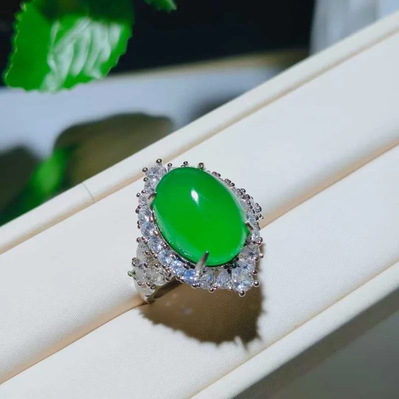 Elegant Green Agate Inlay Women's Ring