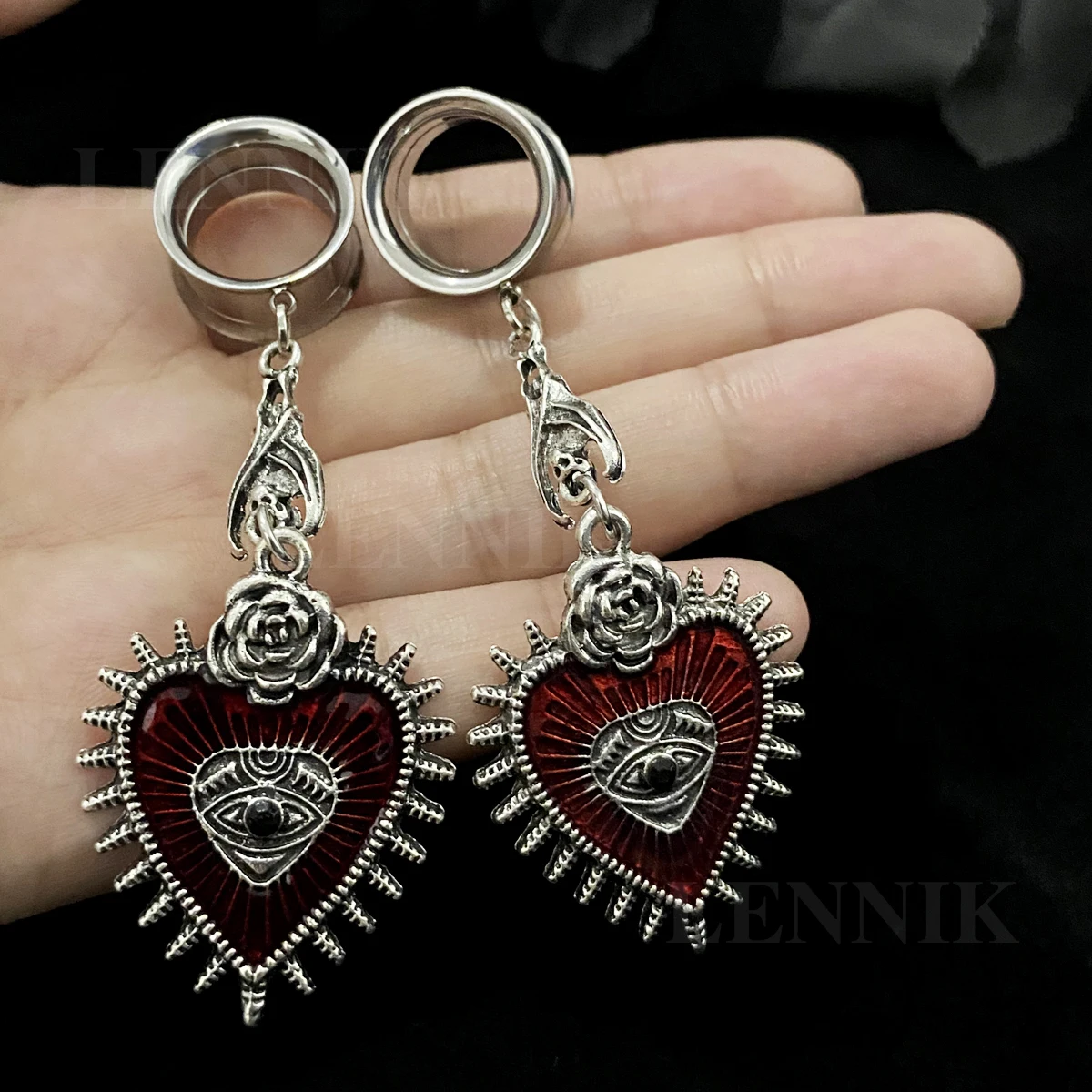 

2PCS Red Heart Eye Dangle Stainless Steel Ear Plugs Tunnels Expander Stretcher Ear Gauges Piercing Women Earring Body Jewelry