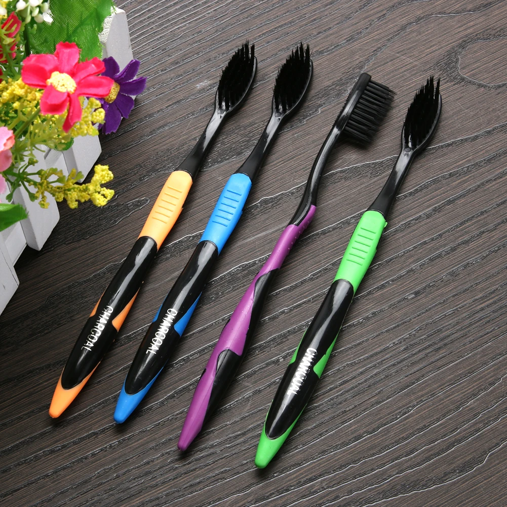 4Pcs 휴대용 칫솔 18.5cm 인체 공학적 칫솔 미끄럼 방지 숯 칫솔 치과 치료를위한 부드러운 강모 칫솔