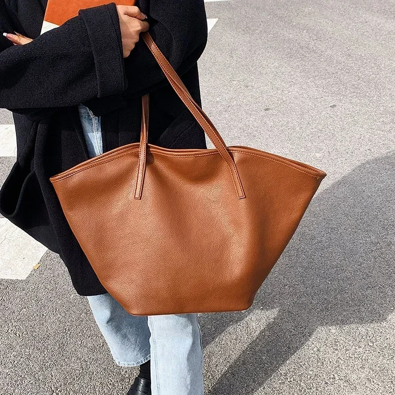 

Large Capacity Solid Color Tote Bag Luxury Designer PU Women's Shoulder Bag Fashion New Shopping Handbag and Purse Female Clutch
