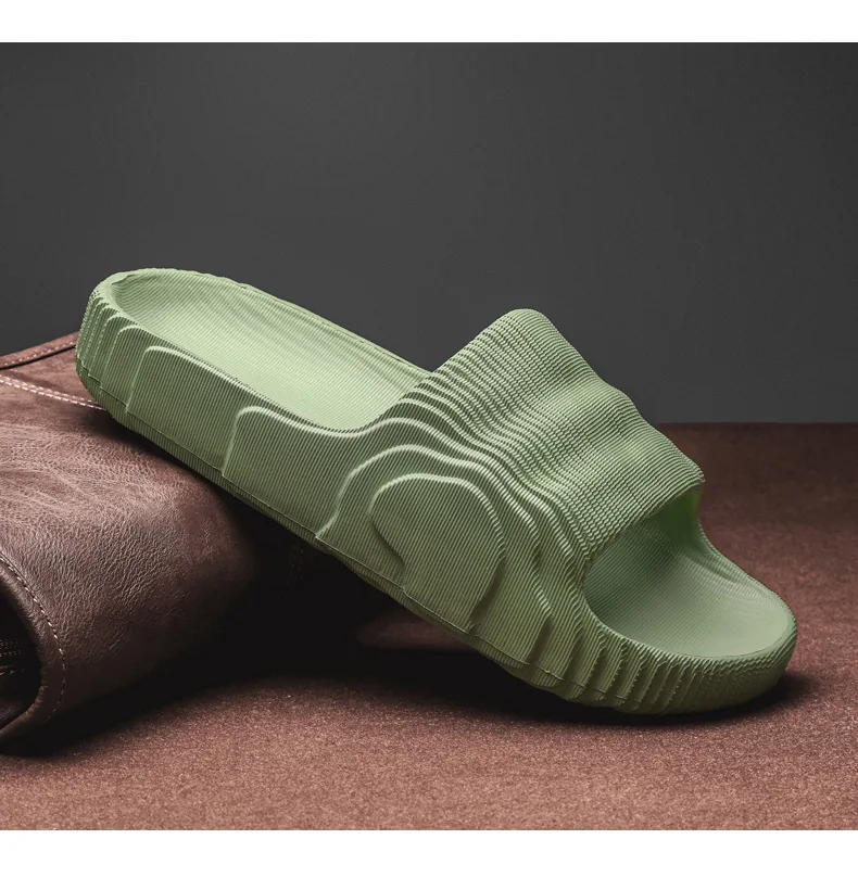 Indoor-Outdoor-Hausschuhe für Männer und Frauen, Sommer-Plateauschuhe, weiche EVA-Anti-Rutsch-Sandalen für Paare, Badezimmer- und Strand-Slides, Freizeit-Sandalen. – Detail 13