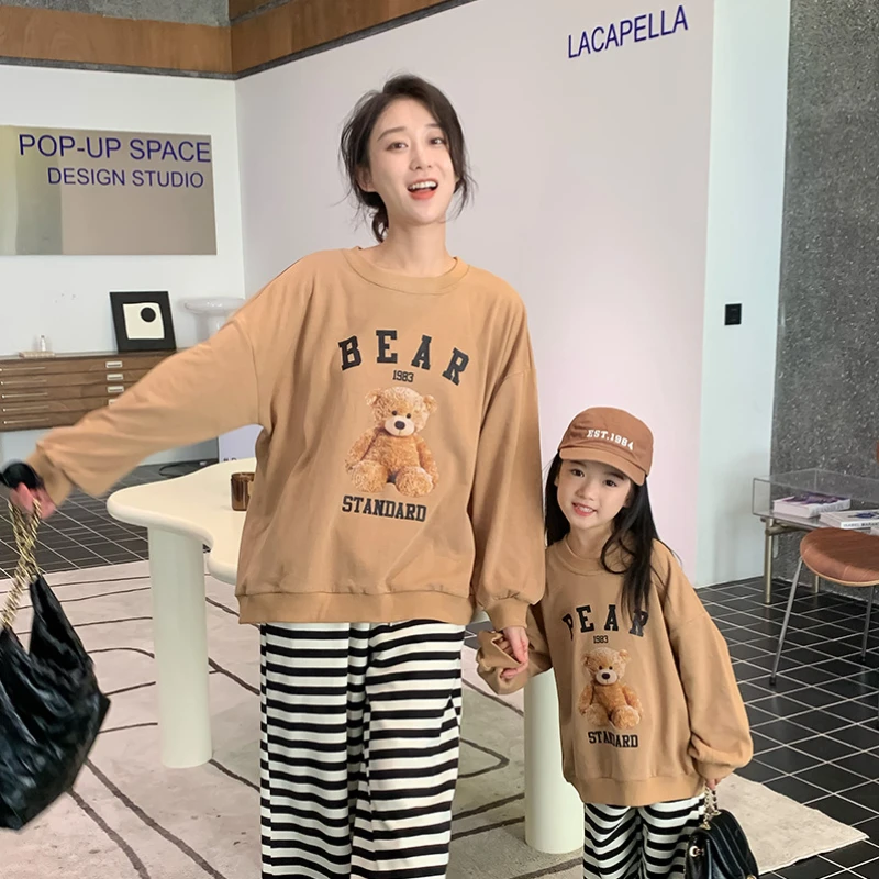

Equal Mom and Son Sweatshirts Korean Fashion Mother Daughter Matching Same Long Sleeve Hoodies Bear Parent-child Autumn Clothes