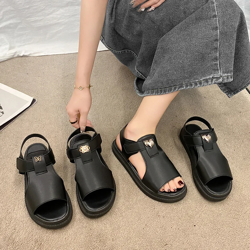 New Metal Decorative Rhinestone Design Casual Retro Platform Women's Sandals Fashion Women's Gladiator Hollow Flat Beach Shoes