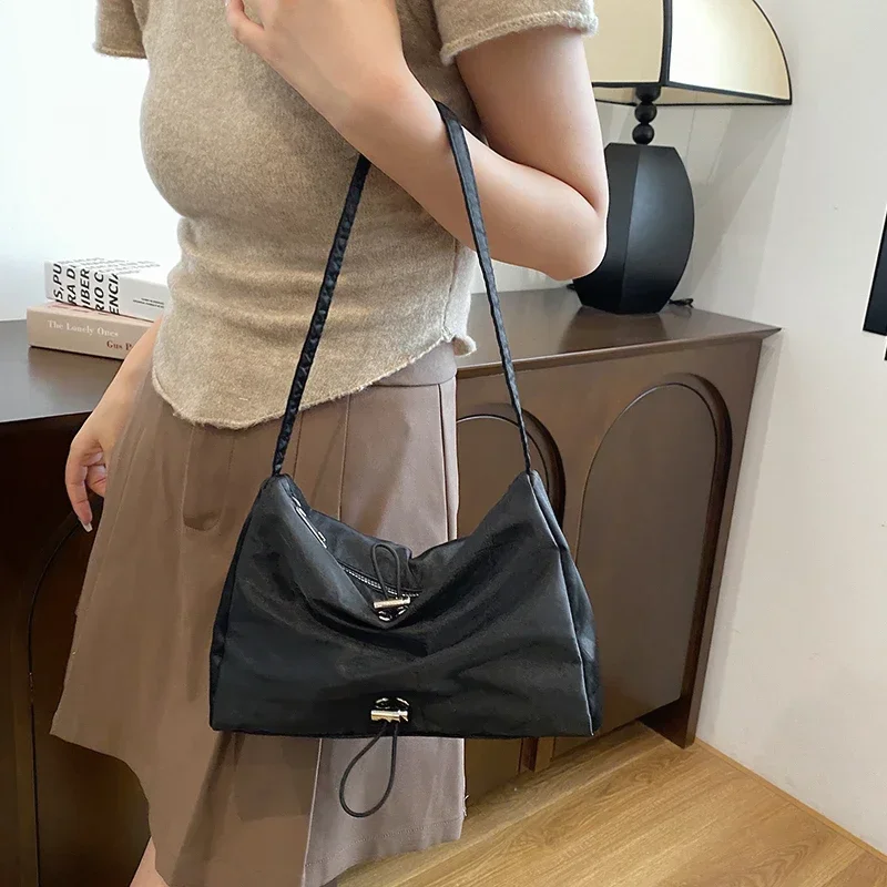 Free Shipping New Women's Bag Fashion Casual Style Shoulder Bag Large Capacity Trend Versatile Party Shoulder Bag
