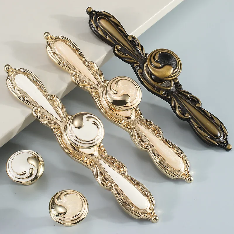 Slide image b65dedd1c98841e4b0abce719a6b97b0