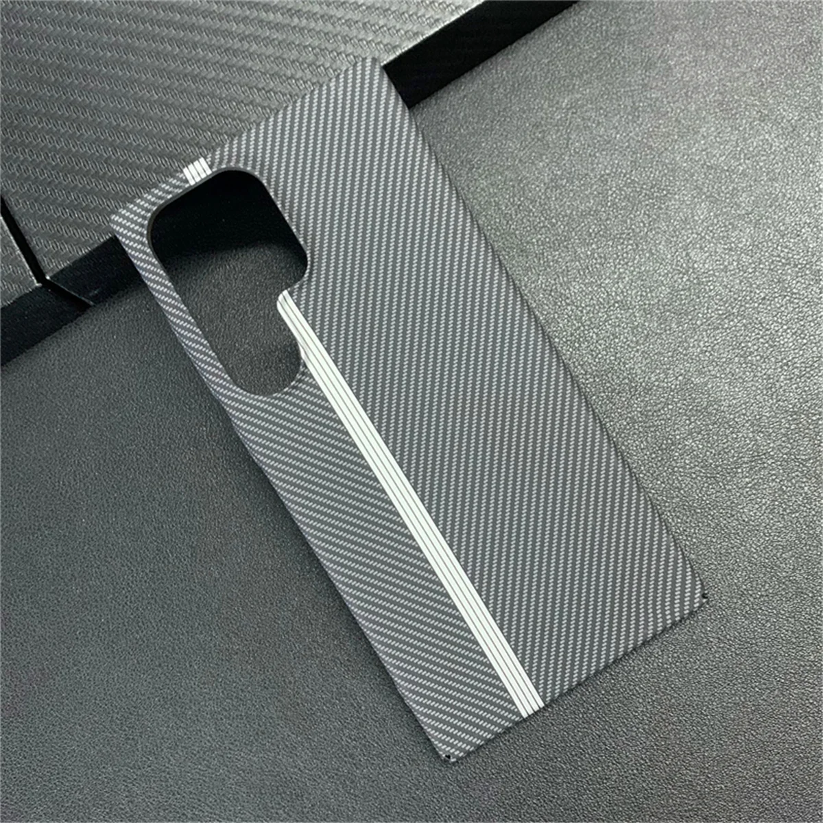 Luxury Ultra Thin Carbon Fiber Pattern Armor Case - Slim, Hard, Shockproof Phone Protection