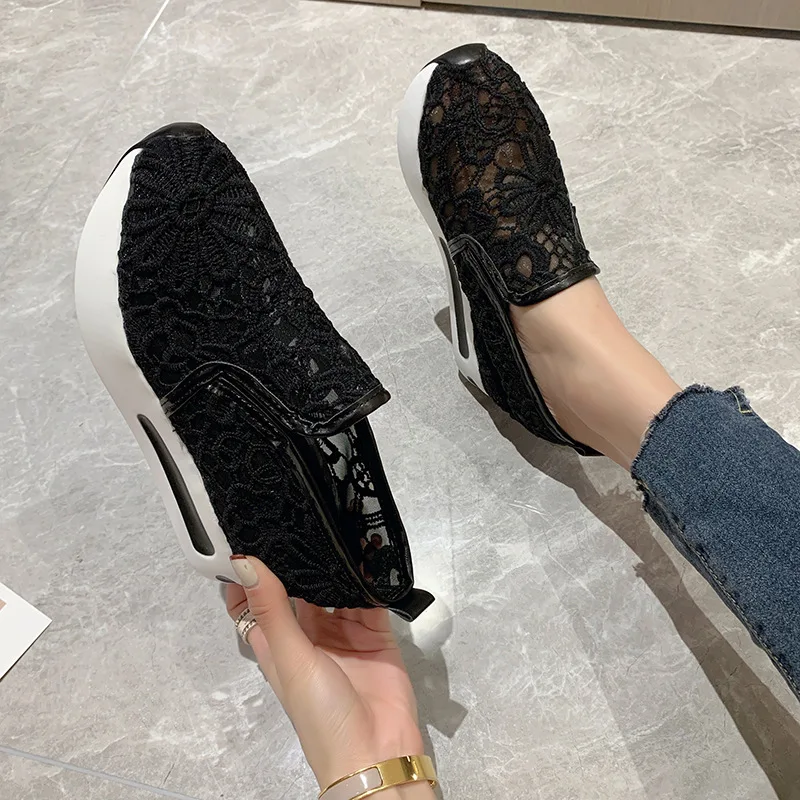 Classic Black Embroider Sneakers for Women - Uniqwear