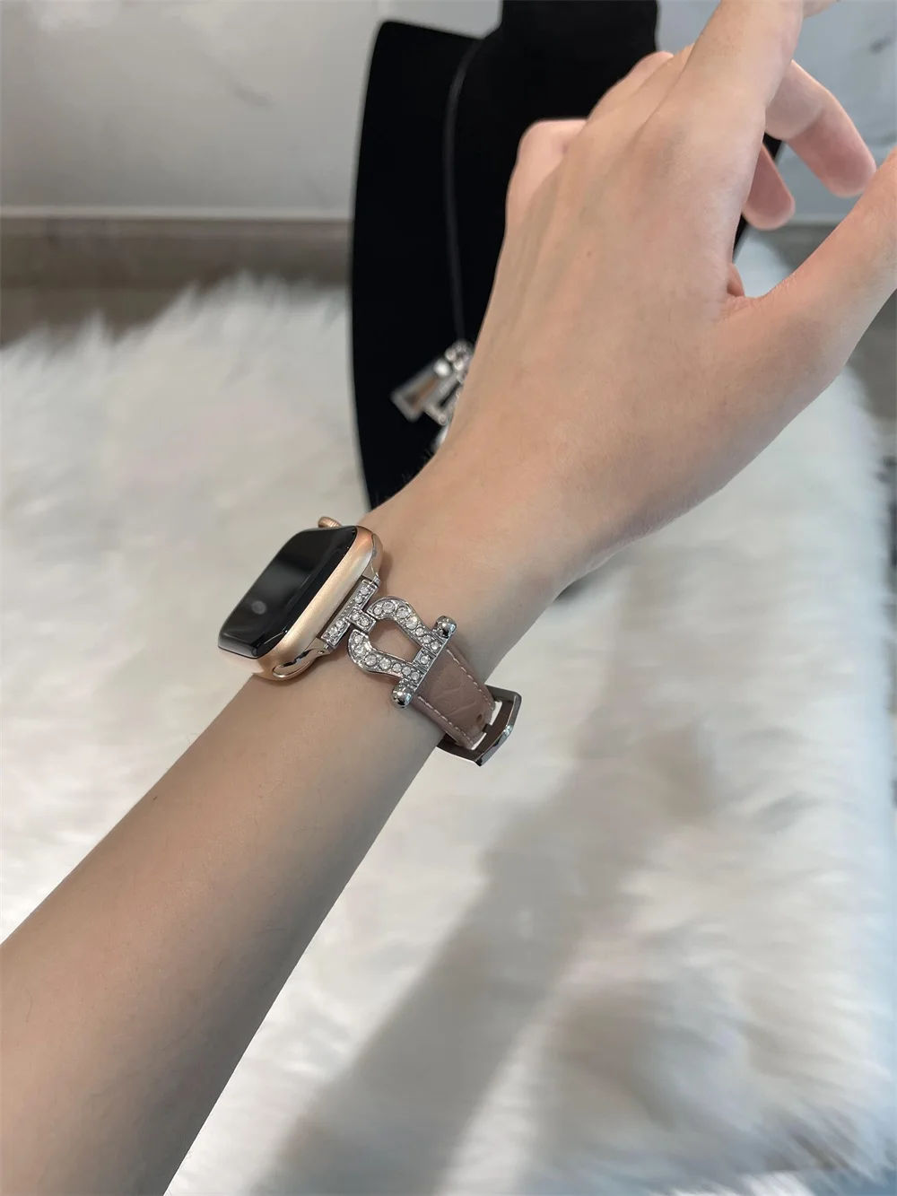 Diamond Leather strap for Apple Watch Band 44mm 45mm 38-42-40-41mm Luxury design Bracelet iwatch series 8 7 SE 6 5 4 Ultra 49mm